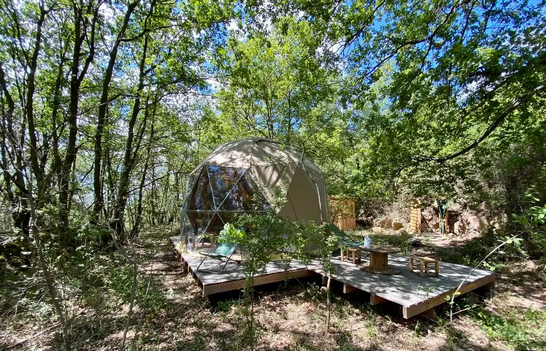 Au bord du monde - Éco-dômes dans un bois de chênes (Saint-Privat, Hérault) - cadre naturel Hérault