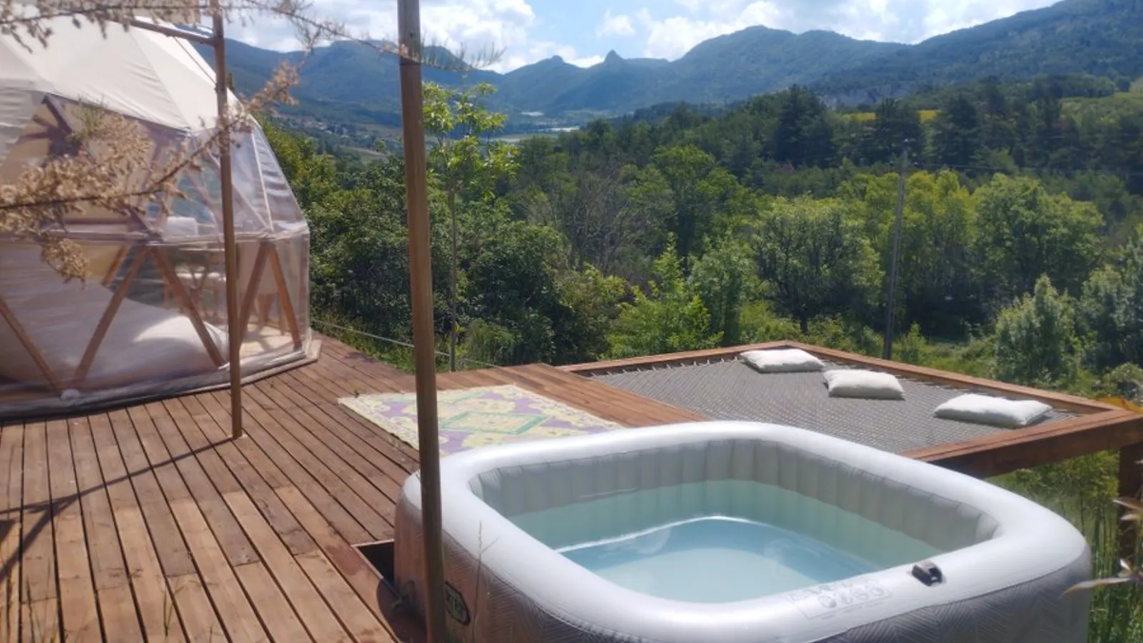 Dôme & Spa en Drôme provençale : Dôme en Rhône-Alpes (Auvergne-Rhône-Alpes) - vue extérieure