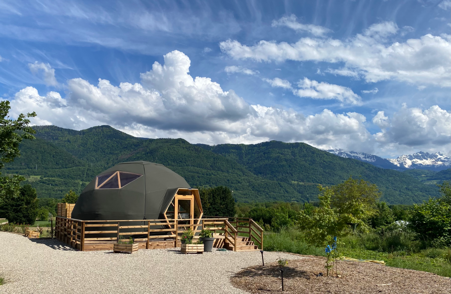 Bel'dôme Nature hébergements insolites – vue extérieure