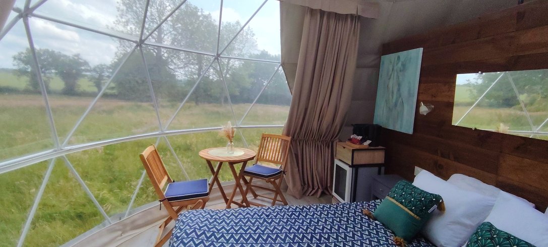 Chambre dôme sous les étoiles à Saint Priest La Marche