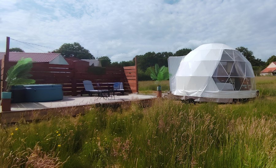 Naos & Spa privatif : Dôme en Centre (Centre-Val de Loire) – dôme à Saint Priest La Marche, Cher