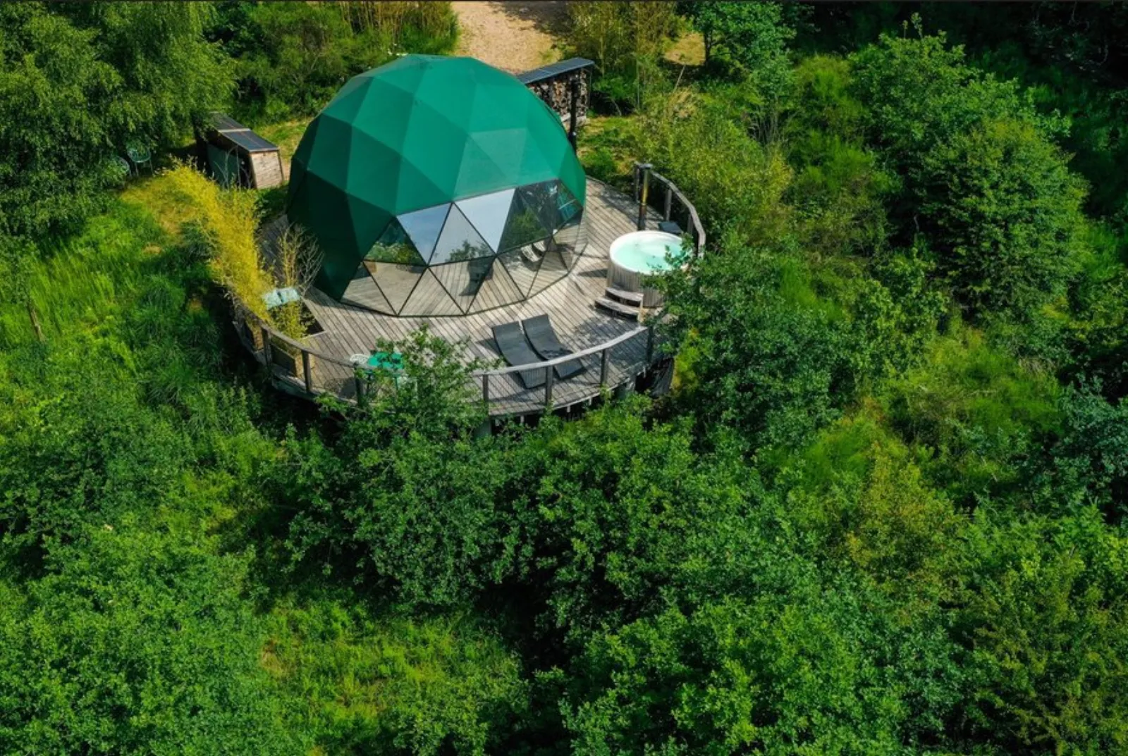 Dôme Orion & Spa : Dôme en Auvergne (Auvergne-Rhône-Alpes) - vue extérieure