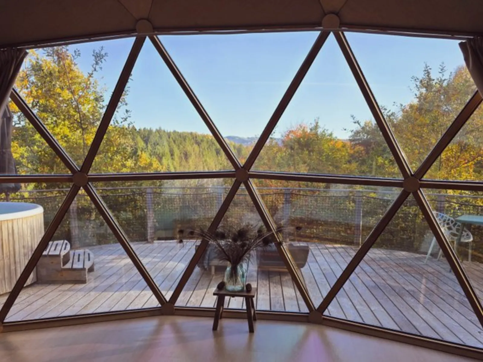Dôme Orion & Spa : Dôme en Auvergne (Auvergne-Rhône-Alpes) - cadre naturel Puy-de-Dôme