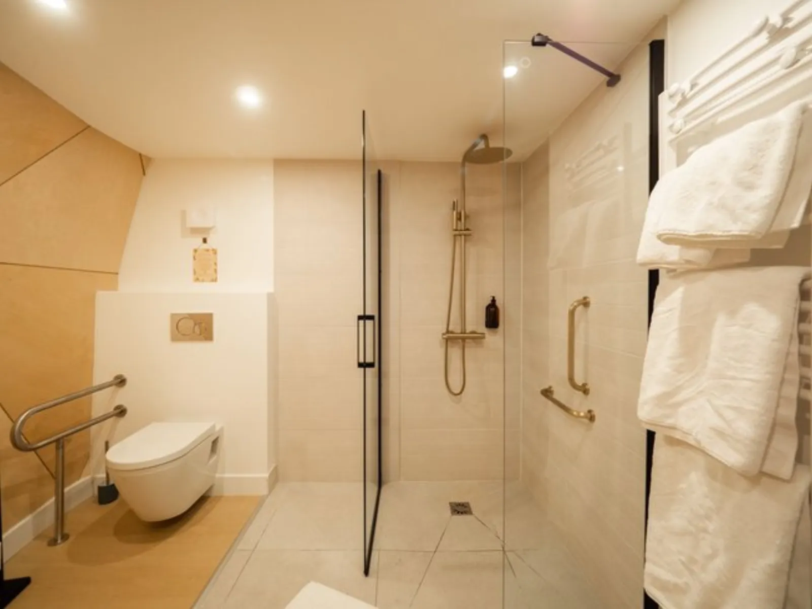 Chambre dôme sous les étoiles à Cunlhat