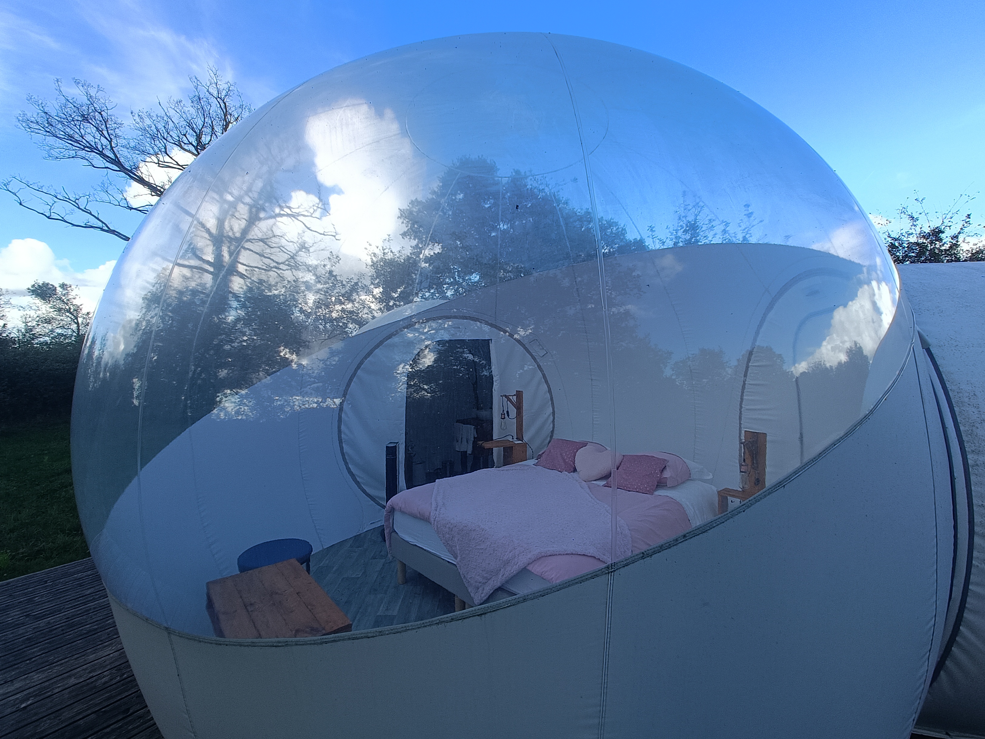Chambre bulle sous les étoiles à Le Vigeant