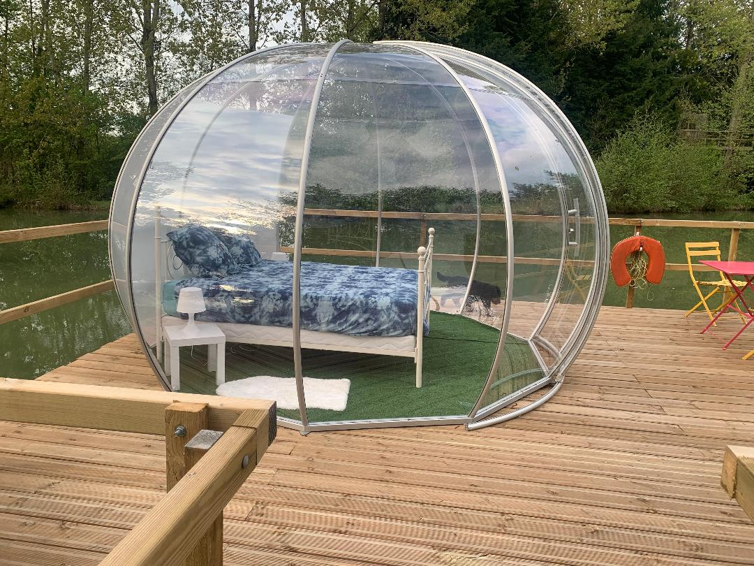 Chambre bulle sous les étoiles à Pernay