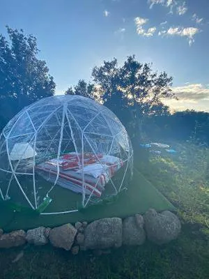 Bulle la tête dans les étoiles - Bulle transparente avec piscine dans le sud de la Corse (Pianottoli-Caldarello, Corse-du-Sud) - cadre naturel Corse-du-Sud