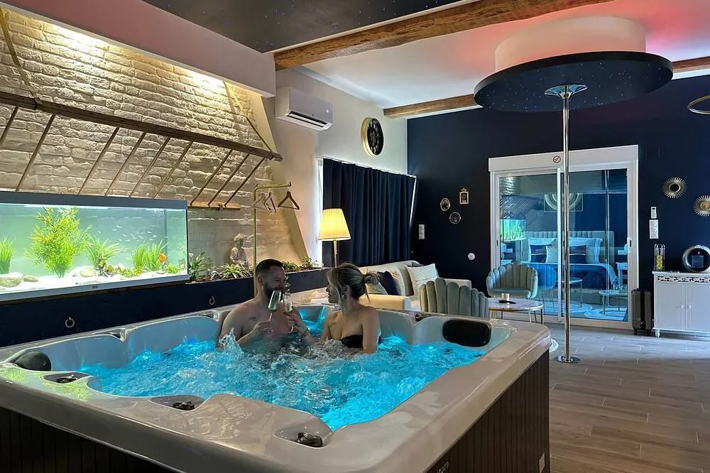 Bulle Love du Domaine du Pré Dieu - Bulle étoilée avec une heure de spa privatisé et petit-déjeuner (Crécy-sur-Serre, Aisne) - photo 6 sur 26