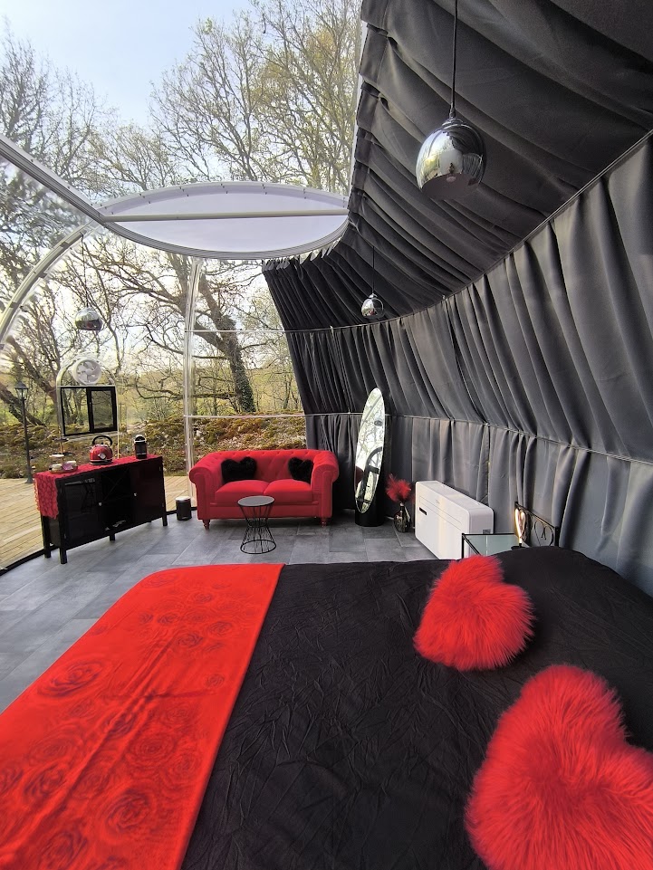 Chambre bulle sous les étoiles à Escamps