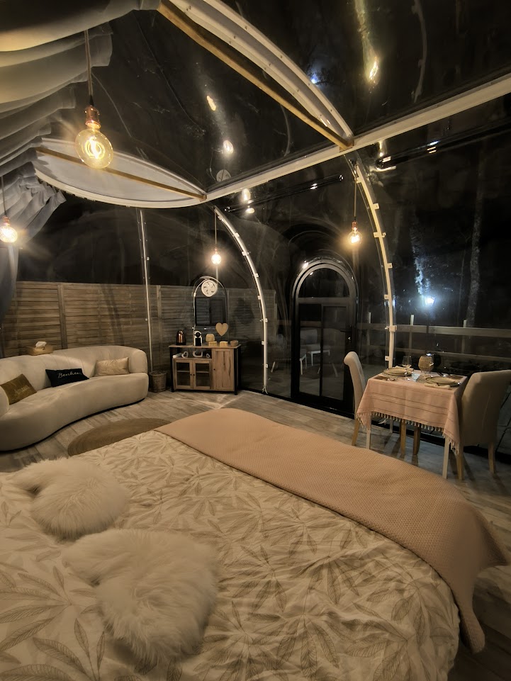 Chambre bulle sous les étoiles à Escamps