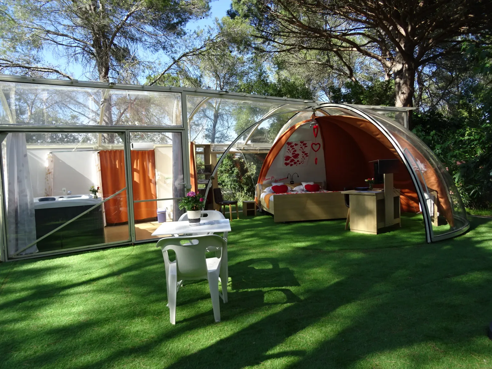 Bulle PMR sous les Mûriers & Spa - bulle à Roquebrune-sur-Argens, Var