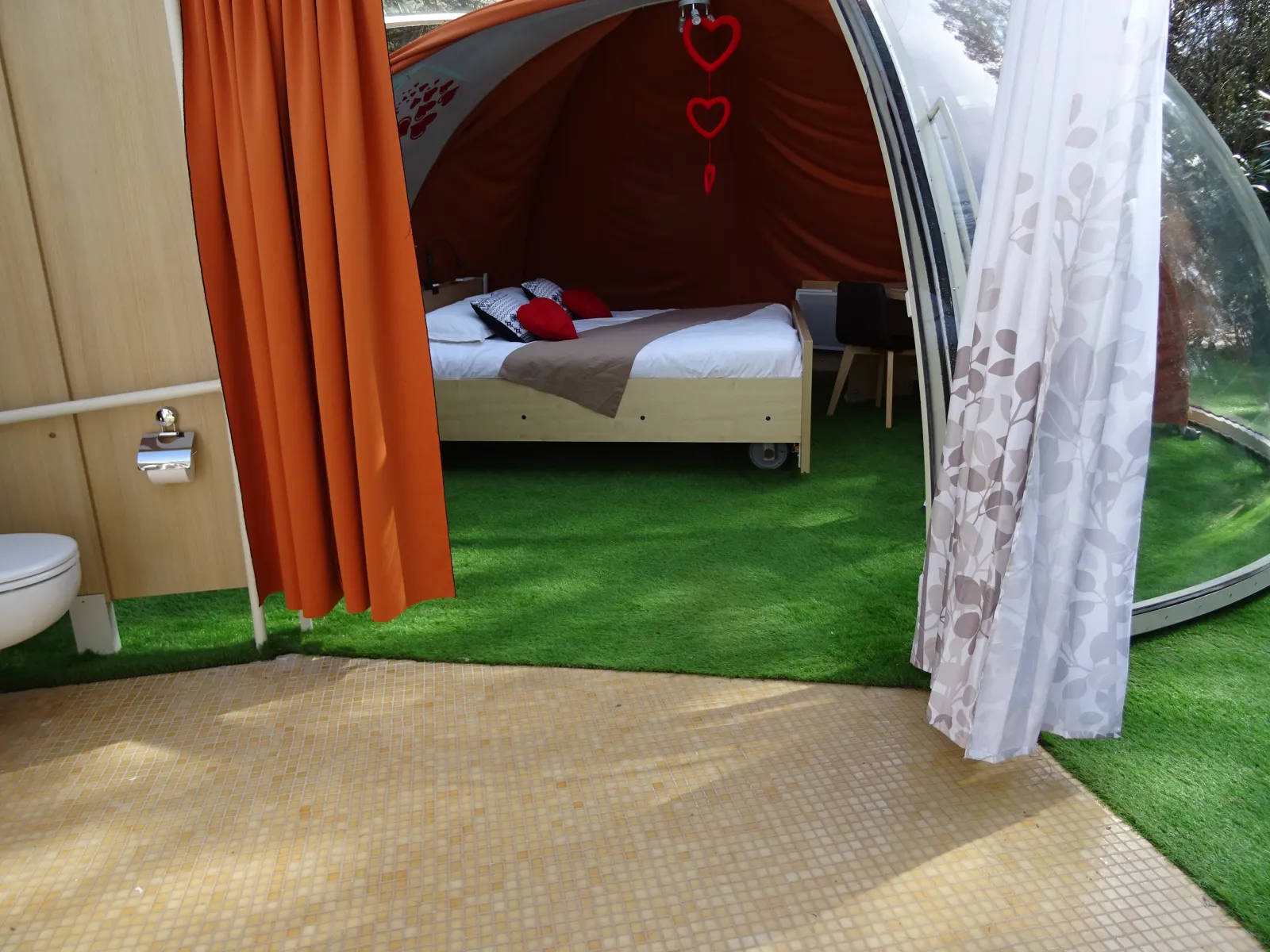 Bulle PMR sous les Mûriers & Spa - cadre naturel Var