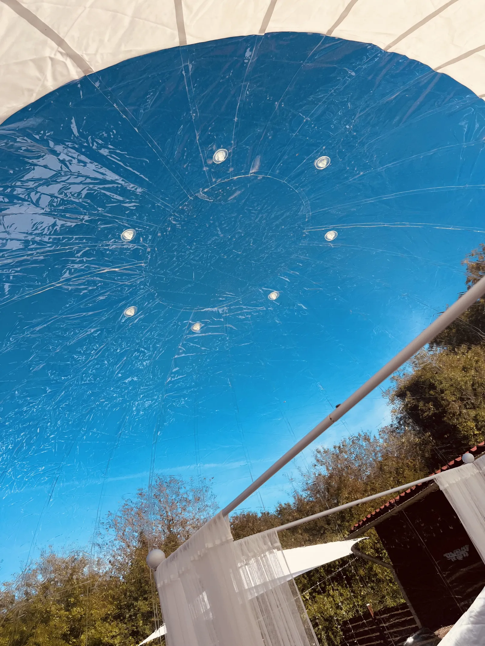 Chambre bulle sous les étoiles à Pointre