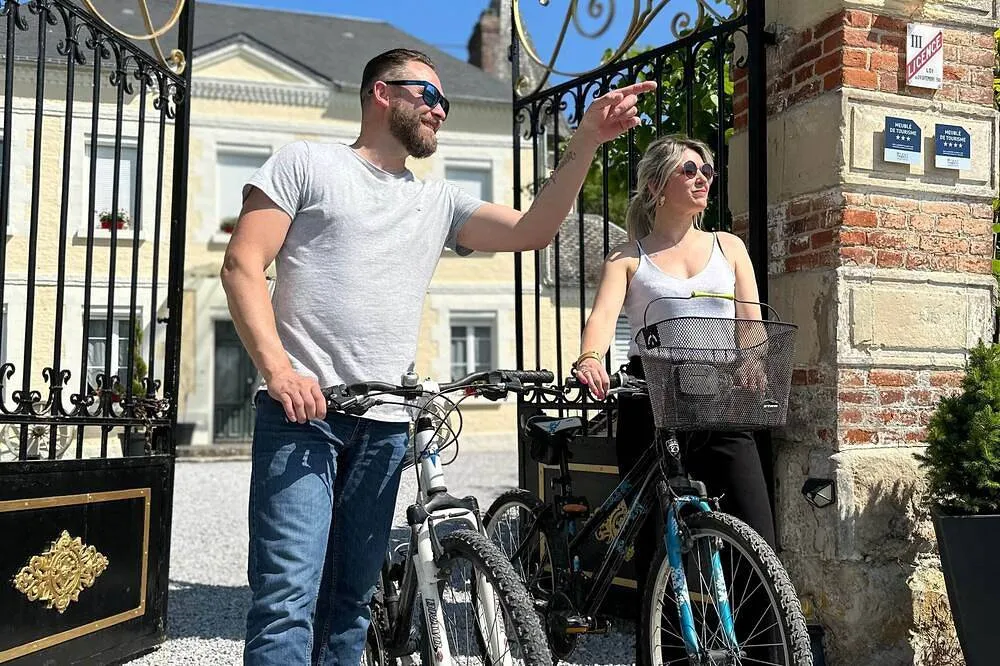 Bulle XXL du Domaine du Pré Dieu - Bulle familiale avec lit rond et télescope (Crécy-sur-Serre, Aisne) - photo 10 sur 22