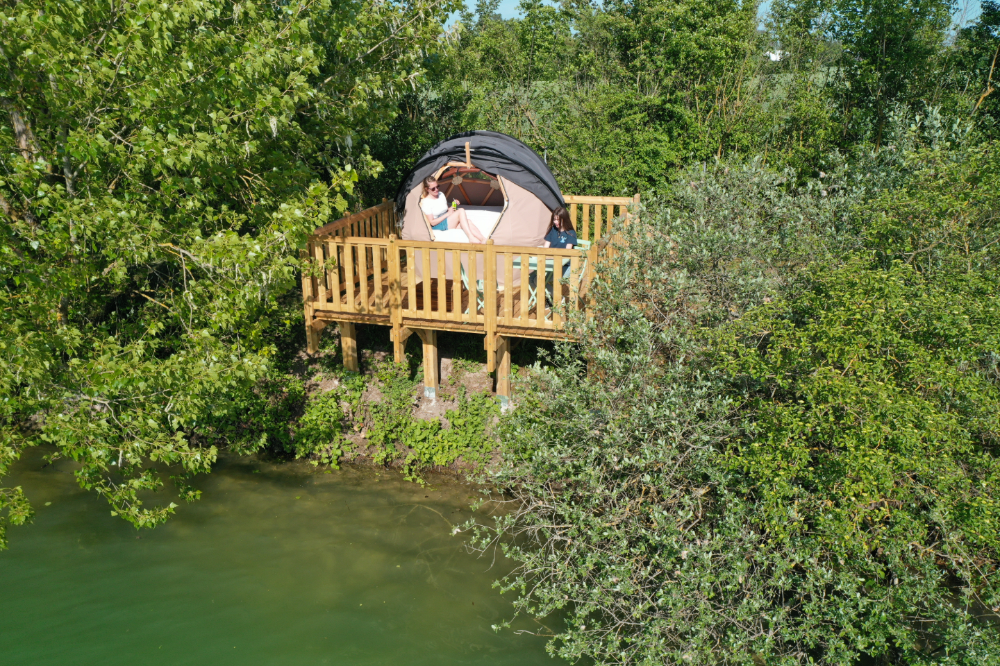 Bulles sur pilotis – photo 16 sur 17