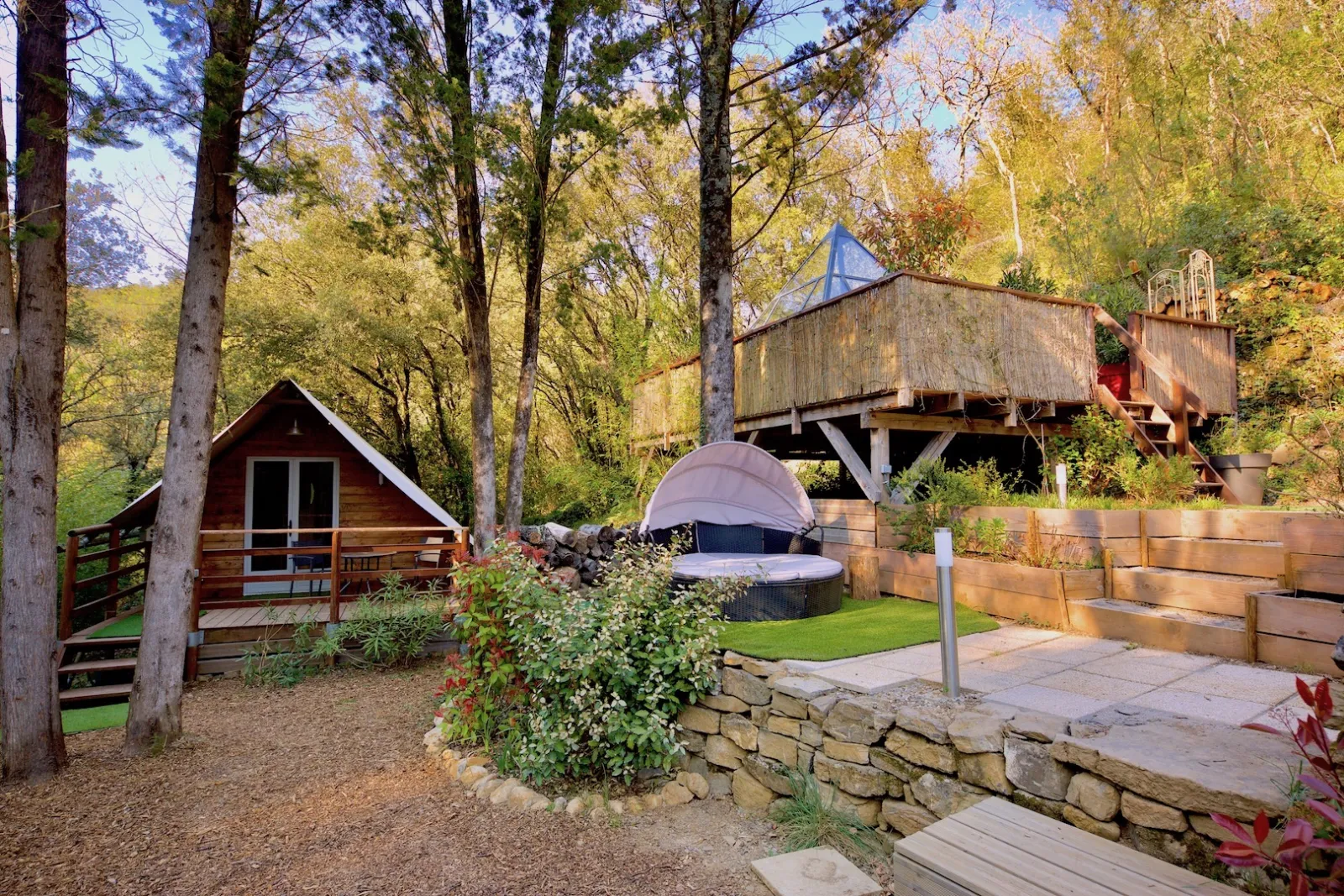 Cabanes & Bulles - Pyramide Sirius (Saint-Sébastien-d'Aigrefeuille, Cévennes) - cadre naturel Gard
