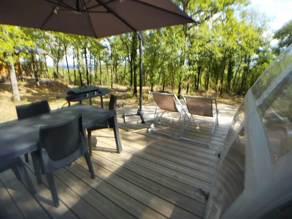 Dôme panoramique de la Truffière - dôme pour 4 en camping (Saint-Cirq-Lapopie, Lot) - vue extérieure