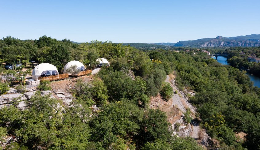 Bulle Insolite et SPA Premium Sérénité : Dôme en Rhône-Alpes (Auvergne-Rhône-Alpes) – cadre naturel Ardèche