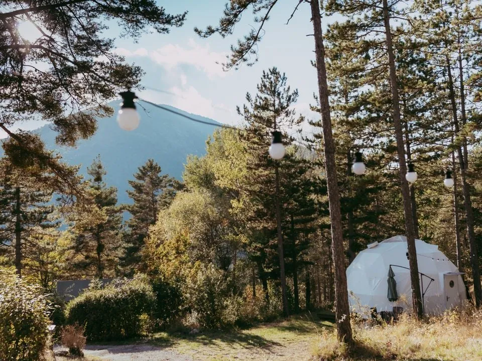 Glampingdome Vanille - Dôme pour 5 au camping RCN (Castellane, Alpes-de-Haute-Provence) - vue extérieure
