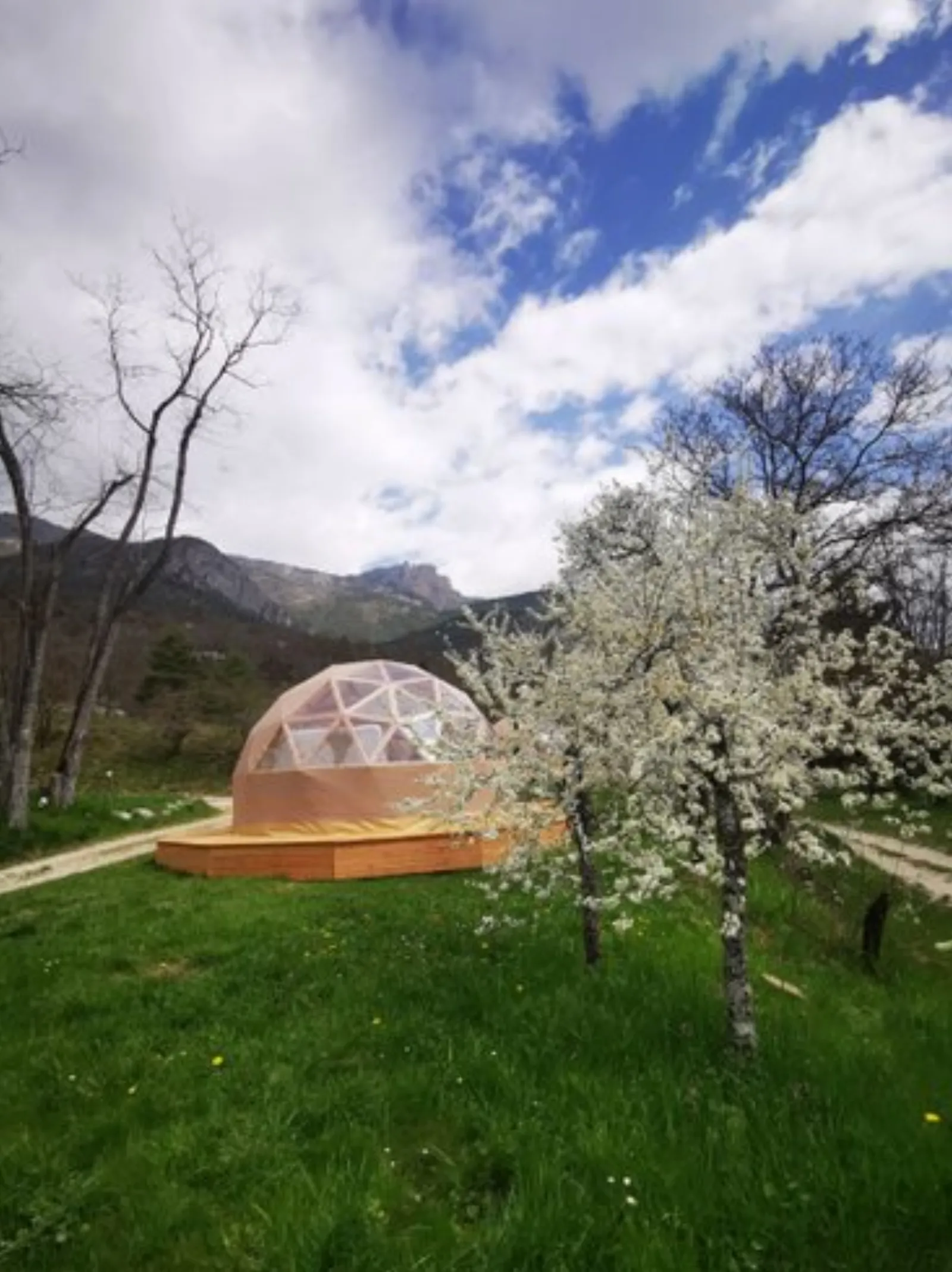 Le Dôme Etoiles : Dôme en Provence-Alpes-Côte d'Azur - cadre naturel Alpes-de-Haute-Provence