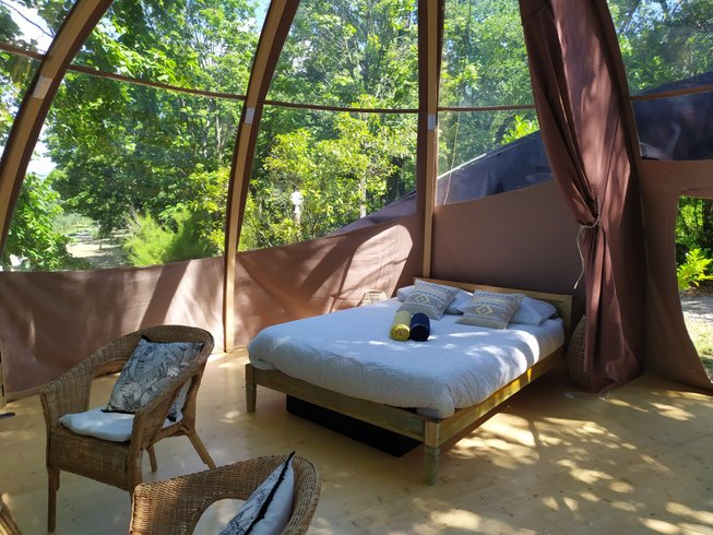 Bulle panoramique familiale : Dôme en Rhône-Alpes (Auvergne-Rhône-Alpes) – cadre naturel Drôme