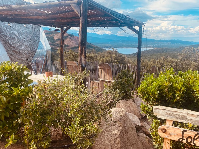 Sollievu : Dôme en Corse – vue extérieure