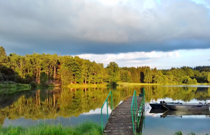 Dôme perché au bord du lac : Dôme en Auvergne (Auvergne-Rhône-Alpes) – photo 7 sur 13