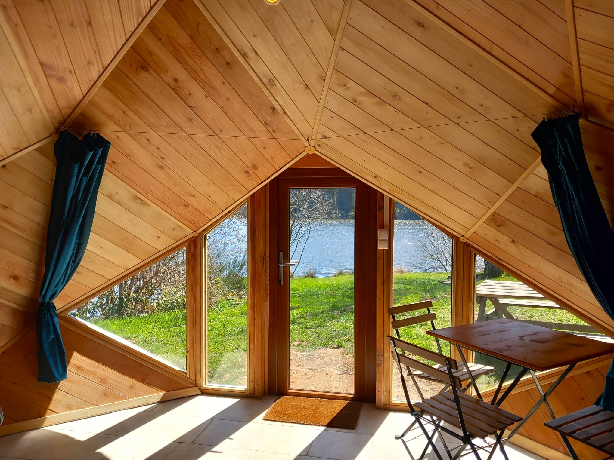Chambre zome sous les étoiles à Condat-En-Combraille