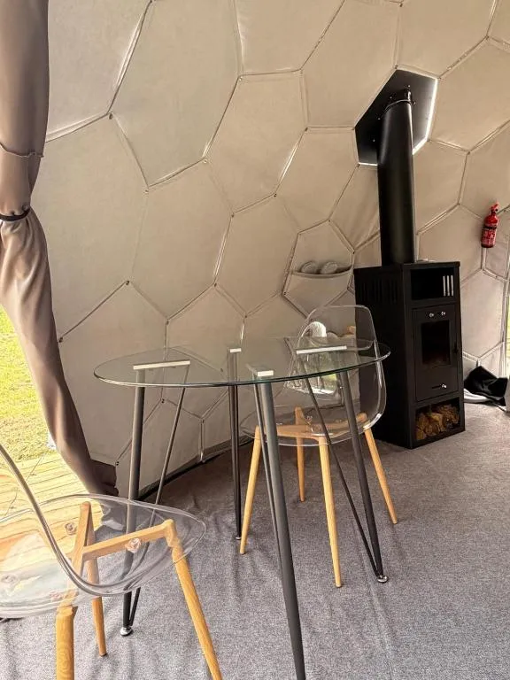 Chambre dôme sous les étoiles à Cavignac