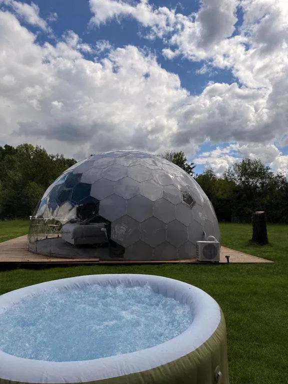 Dôme et Spa des Cabanes de la Saye - bain à remous et climatisation (Cavignac, Gironde) - photo 8 sur 10