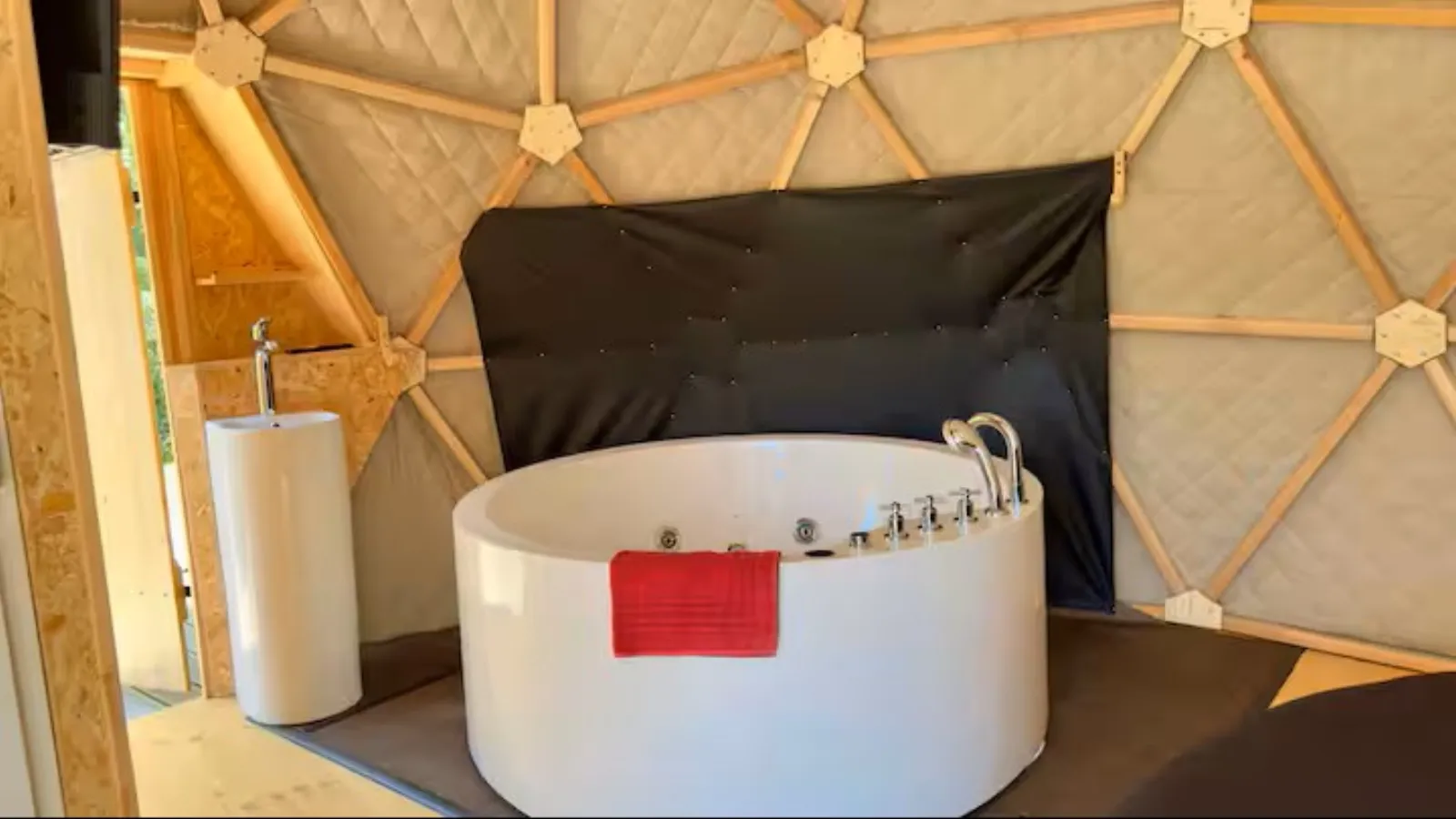 Chambre dôme sous les étoiles à Escarene