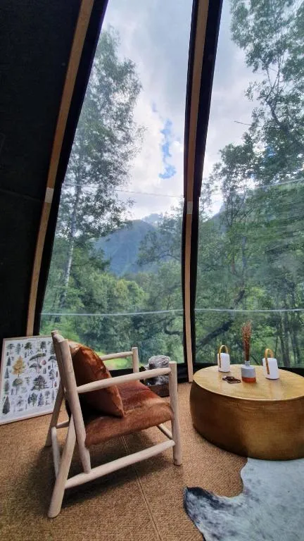 Équipements du dôme à Sainte-Foy-Tarentaise