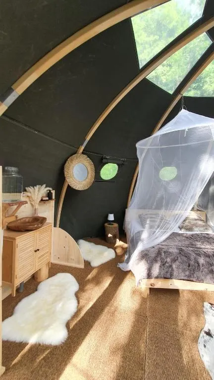 Dôme entre montagnes et forêt - dôme pour une personne en Haute-Tarentaise (Sainte-Foy-Tarentaise, Savoie) - cadre naturel Savoie