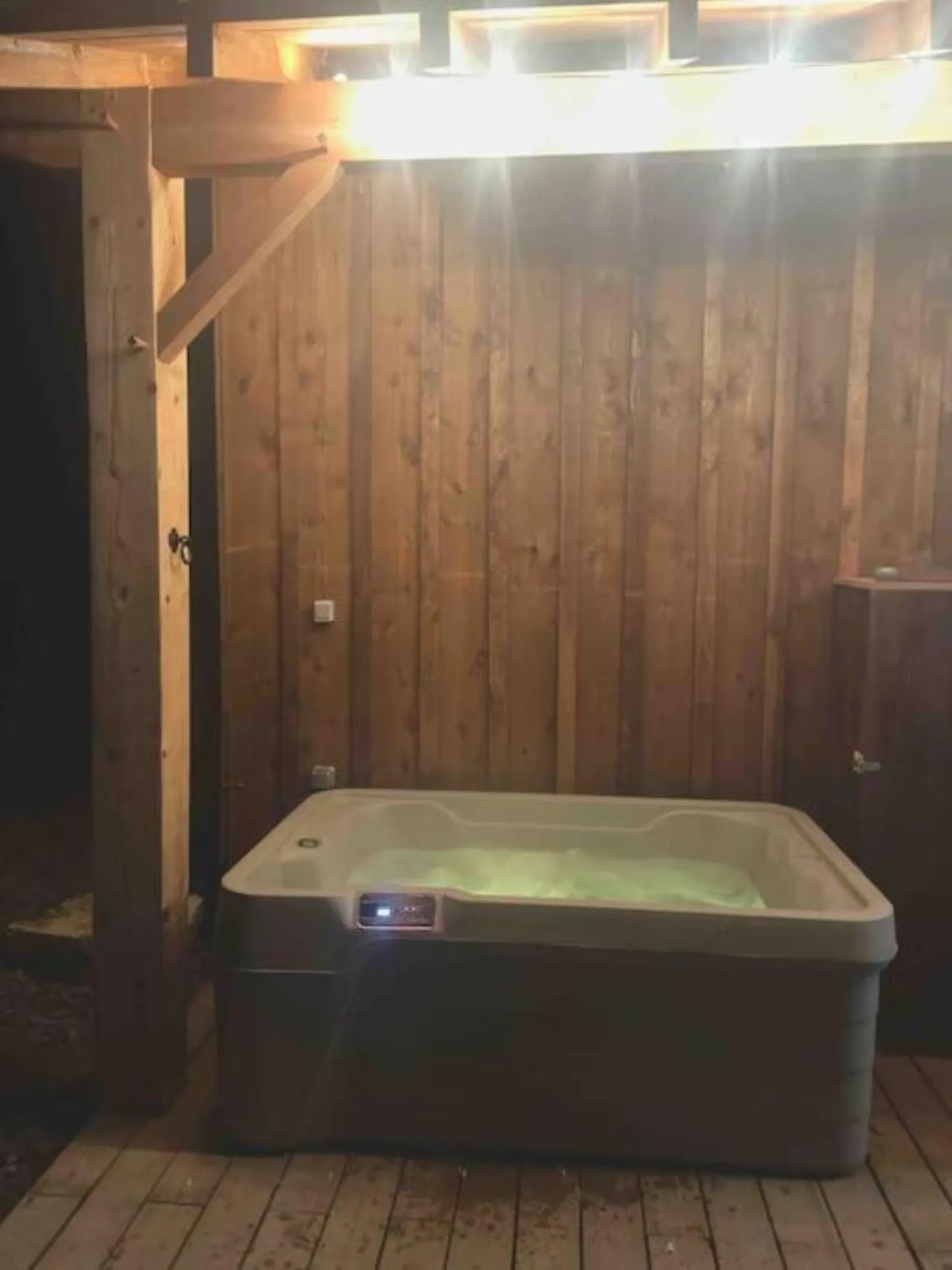 Dôme insolite Cèdre jacuzzi et petits déjeuners inclus - photo 29 sur 42