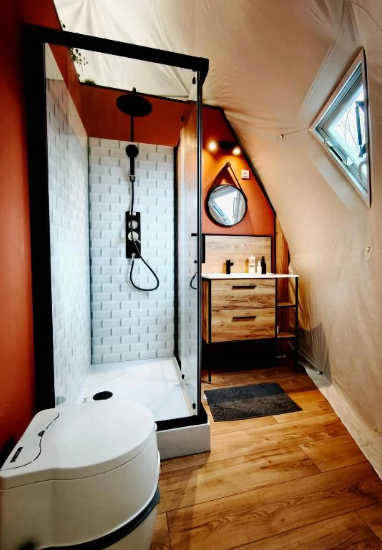 Dôme Saint-Eloi - dôme de 30 m² avec jacuzzi dans l'Avesnois (Floursies, Nord) - photo 19 sur 25