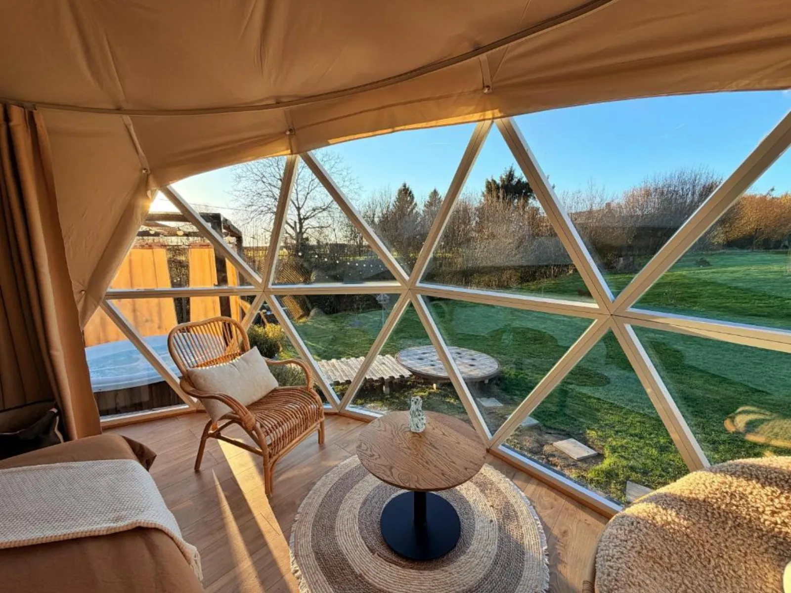 Dôme Saint-Eloi - dôme de 30 m² avec jacuzzi dans l'Avesnois (Floursies, Nord) - photo 21 sur 25