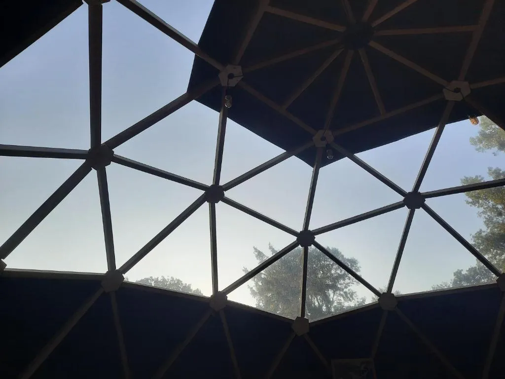 Chambre dôme sous les étoiles à Courtempierre