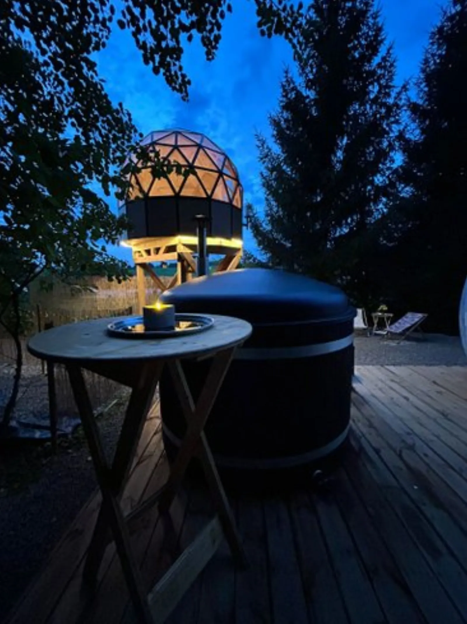 Dôme lunaire d'Oriana & Son bain nordique : Dôme en Franche-Comté (Bourgogne-Franche-Comté) - cadre naturel Doubs