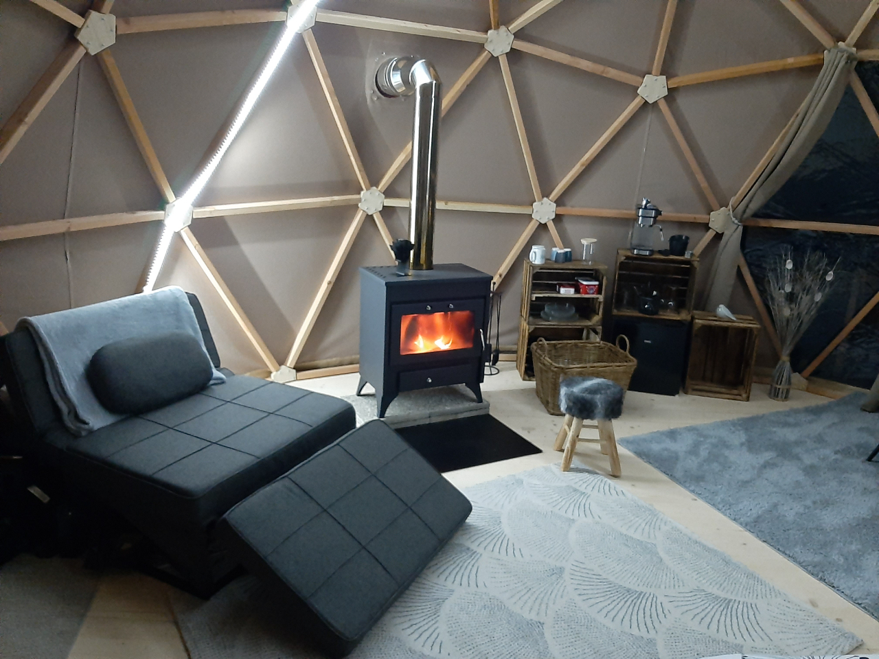 Gîtes insolites - gîte à la campagne – cadre naturel Ain