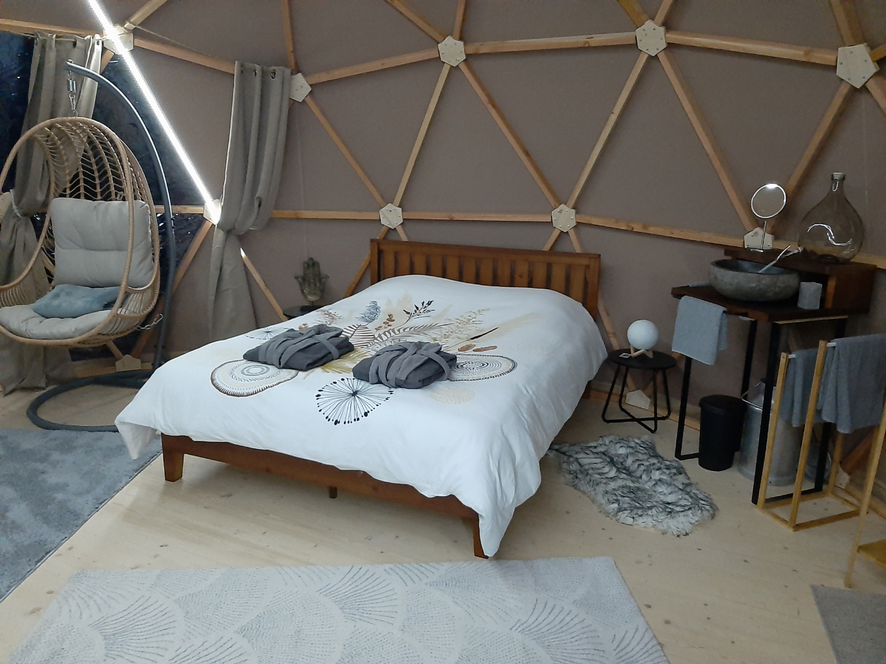 Chambre dôme sous les étoiles à Biziat