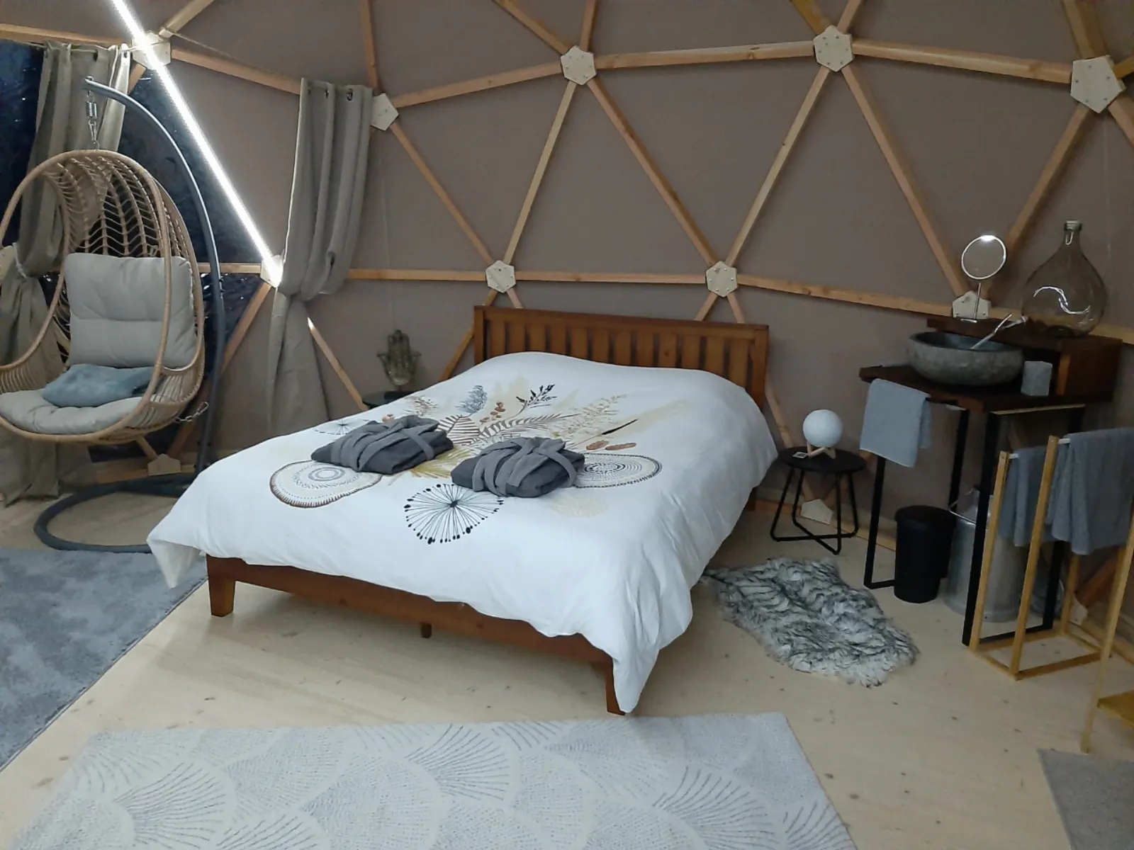 Chambre dôme sous les étoiles à Biziat