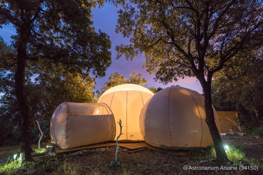 Astronarium - Bulle avec spa privatif sous le ciel de l'Hérault (Aniane, Hérault) - photo 8 sur 10
