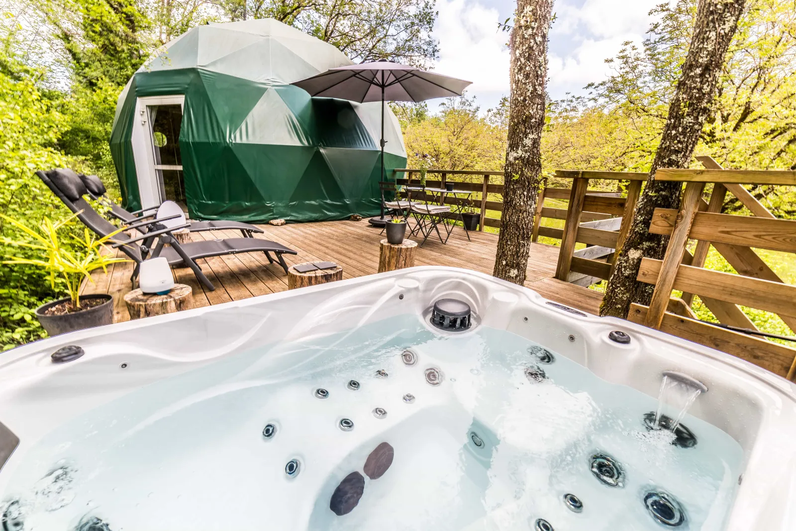 Kozi Dôme La Grande Ourse - Dôme en lisière de forêt avec jacuzzi (La Dornac, Dordogne) - cadre naturel Dordogne