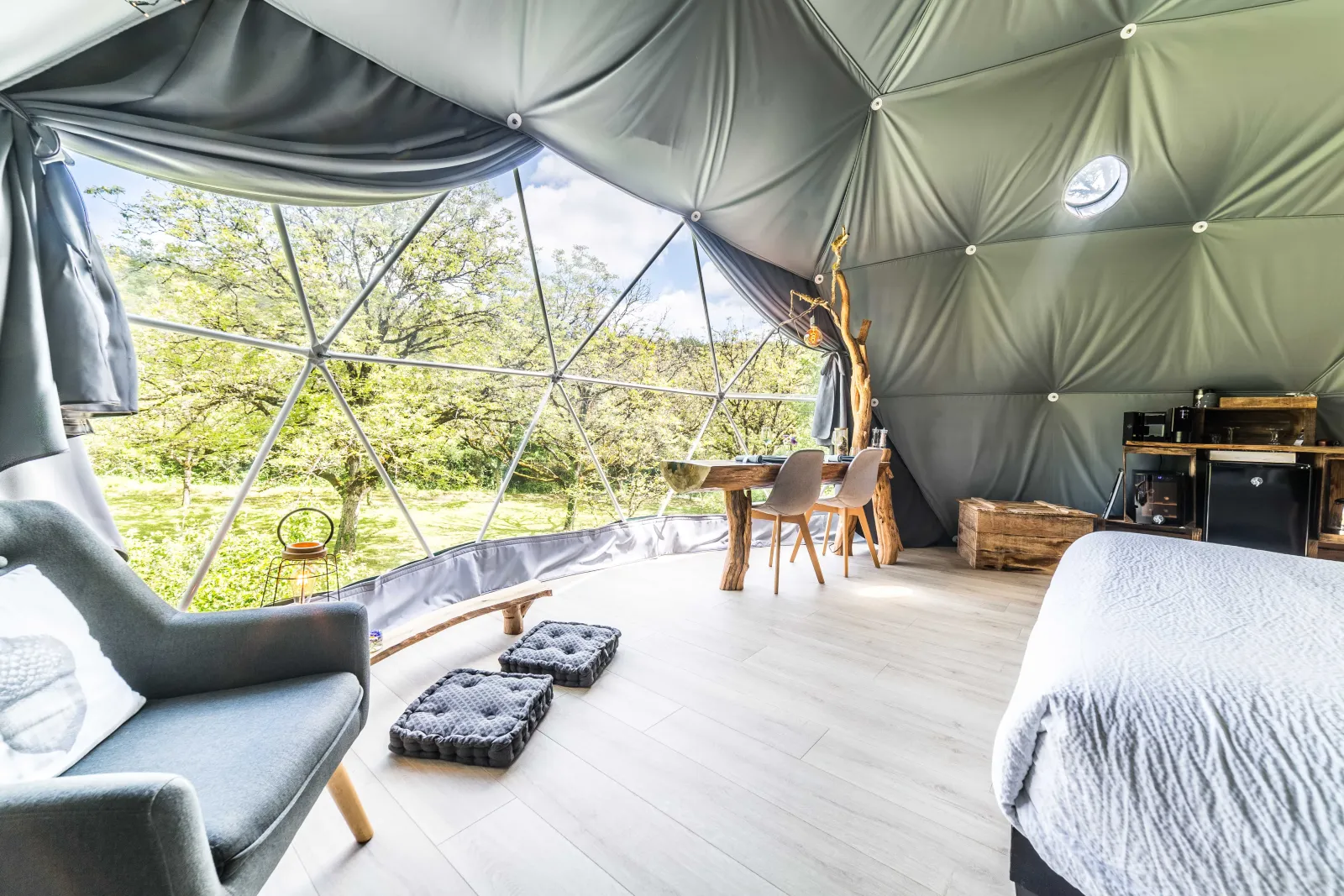 Chambre dôme sous les étoiles à La Dornac
