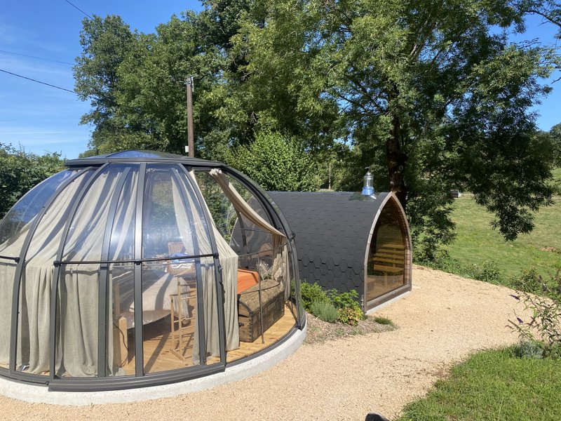 La Bougie perlée : Dôme en Bourgogne (Bourgogne-Franche-Comté) – vue extérieure