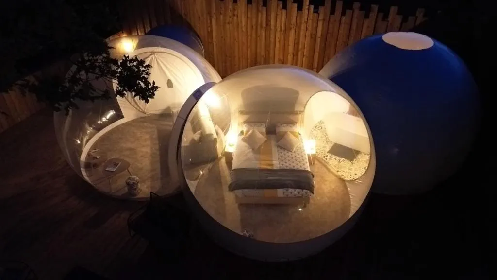 La Bulle des Brosses étoilées - Bulles avec bain à remous pour quatre (Igé, Orne) - cadre naturel Orne