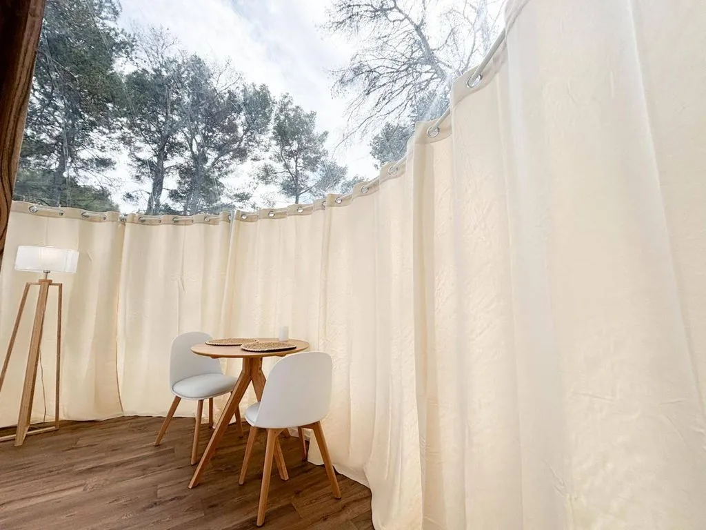 Chambre bulle sous les étoiles à Istres