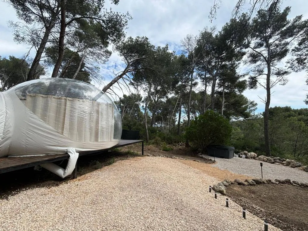 La Bulle des Pins - Bulle transparente avec sauna et bain à remous (Istres, Bouches-du-Rhône) - photo 6 sur 23