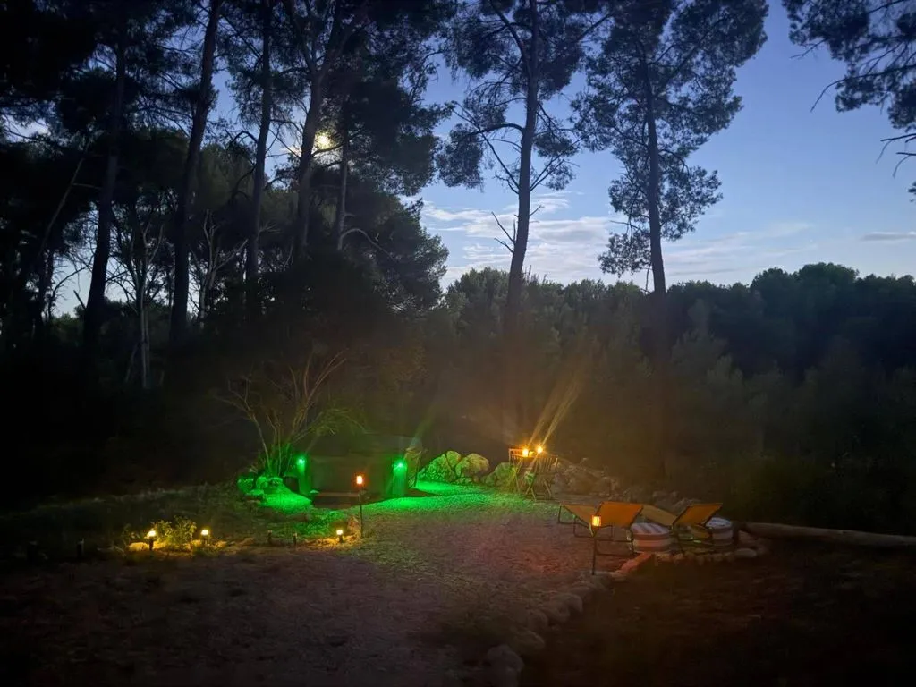 La Bulle des Pins - Bulle transparente avec sauna et bain à remous (Istres, Bouches-du-Rhône) - photo 9 sur 23