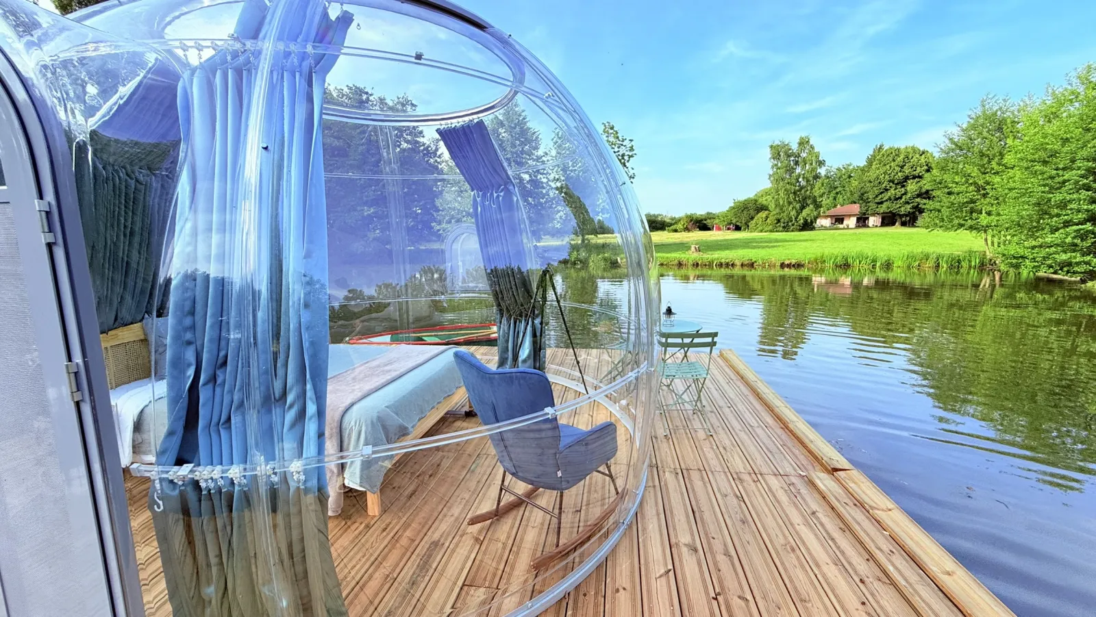 La Bulle sur l'eau - vue extérieure
